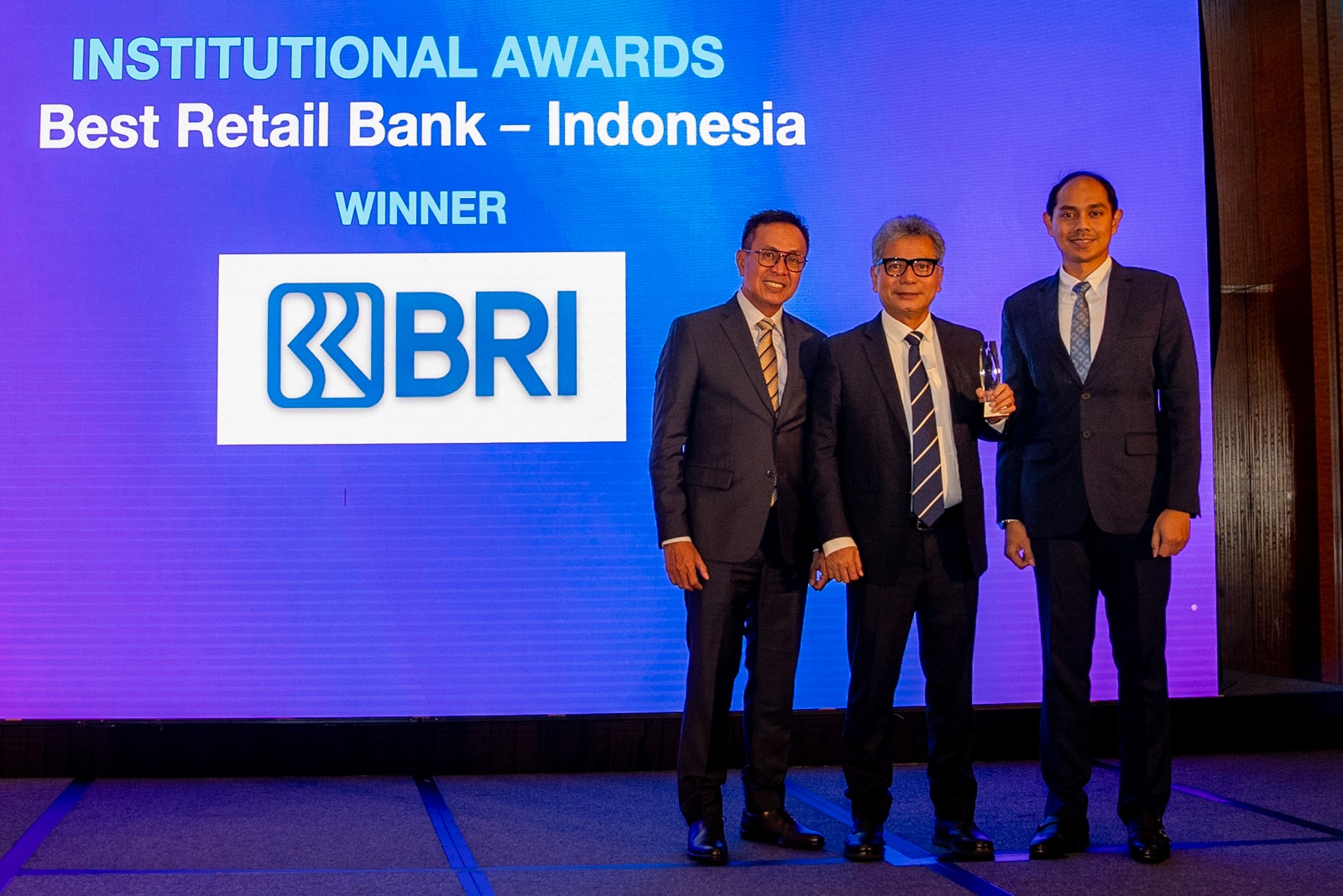 BRI Raih 5 Penghargaan di Retail Banker International Asia Trailblazer Awards