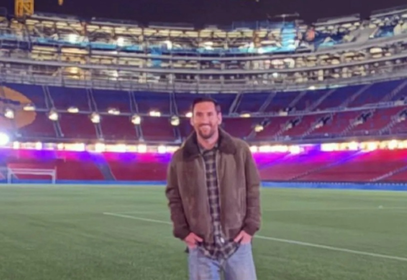 Kunjungi Camp Nou, Messi Mau Balik Kembali ke Barcelona