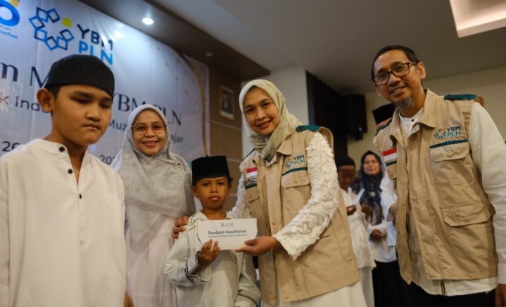 Milad ke-18, YBM PLN Babel Salurkan 100 Paket Bantuan Anak Disabilitas dan Stunting