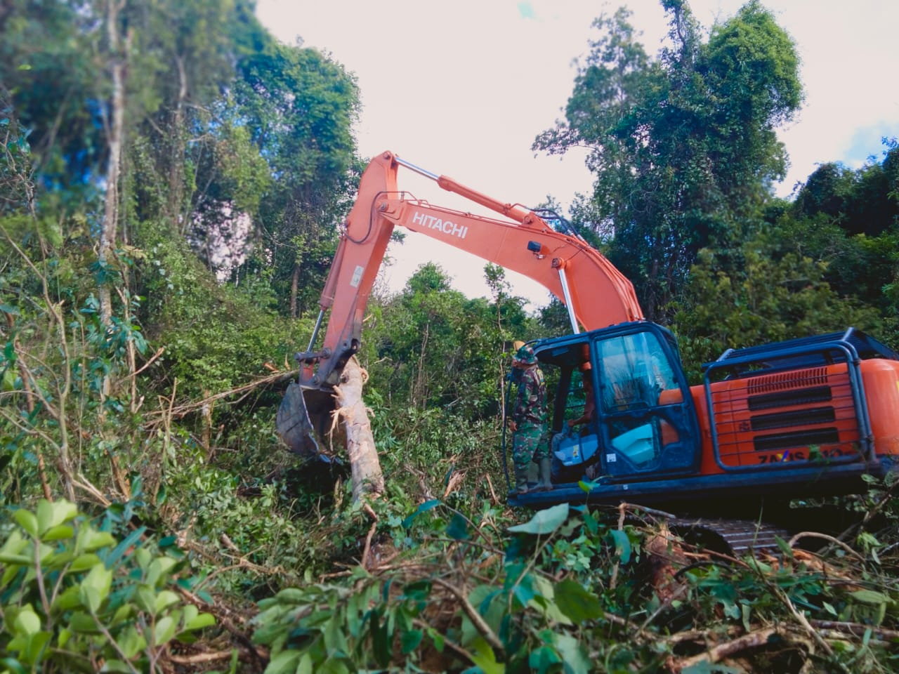 H+3 TMMD, Kodim 0431/BB Kerahkan Dua Escavator dan Lakukan Penyuluhan Hukum