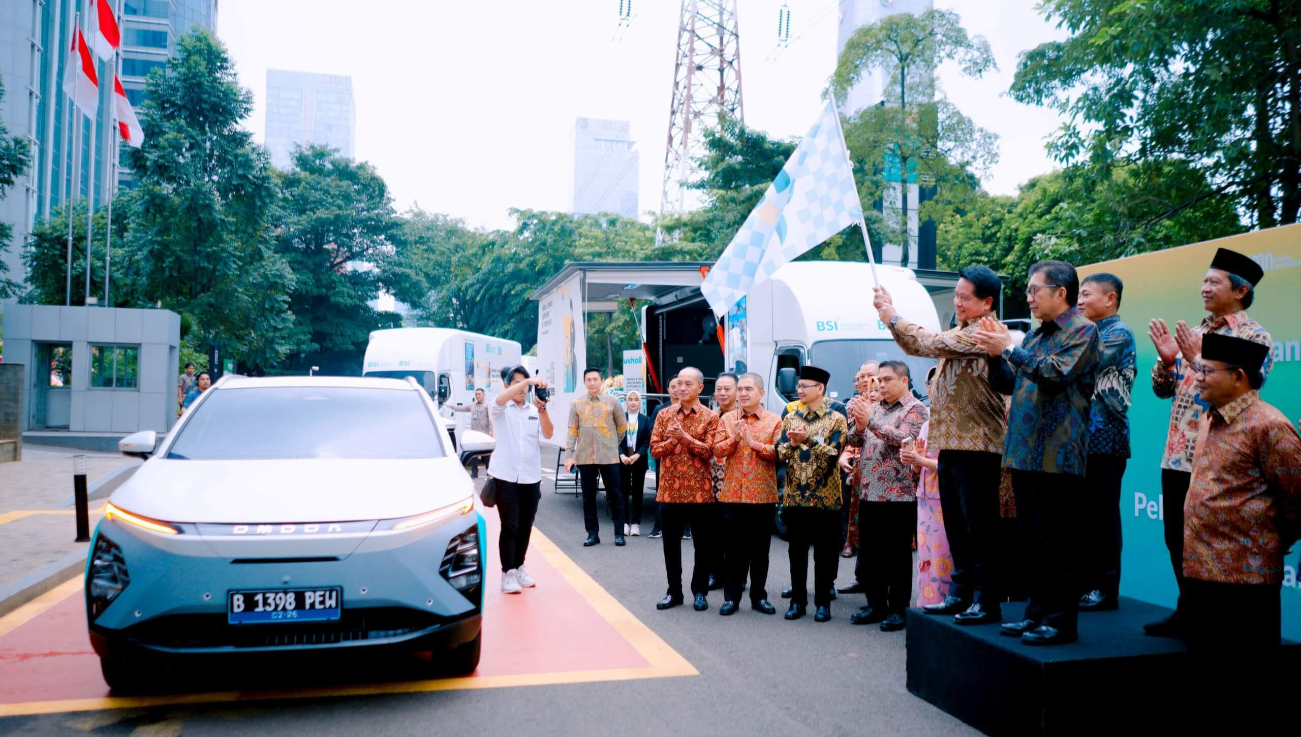 Dukung Implementasi ESG, BSI Luncurkan Mobil Operasional Listrik dan Digital Carbon Tracking Pada Milad ke-4