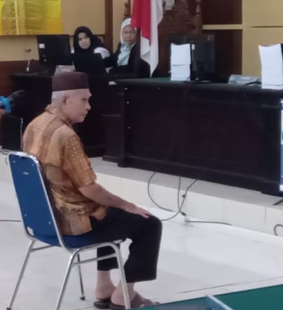 Terseret Proyek Miliaran, Kakek Akup Dituntut 4 Tahun 8 Bulan Penjara