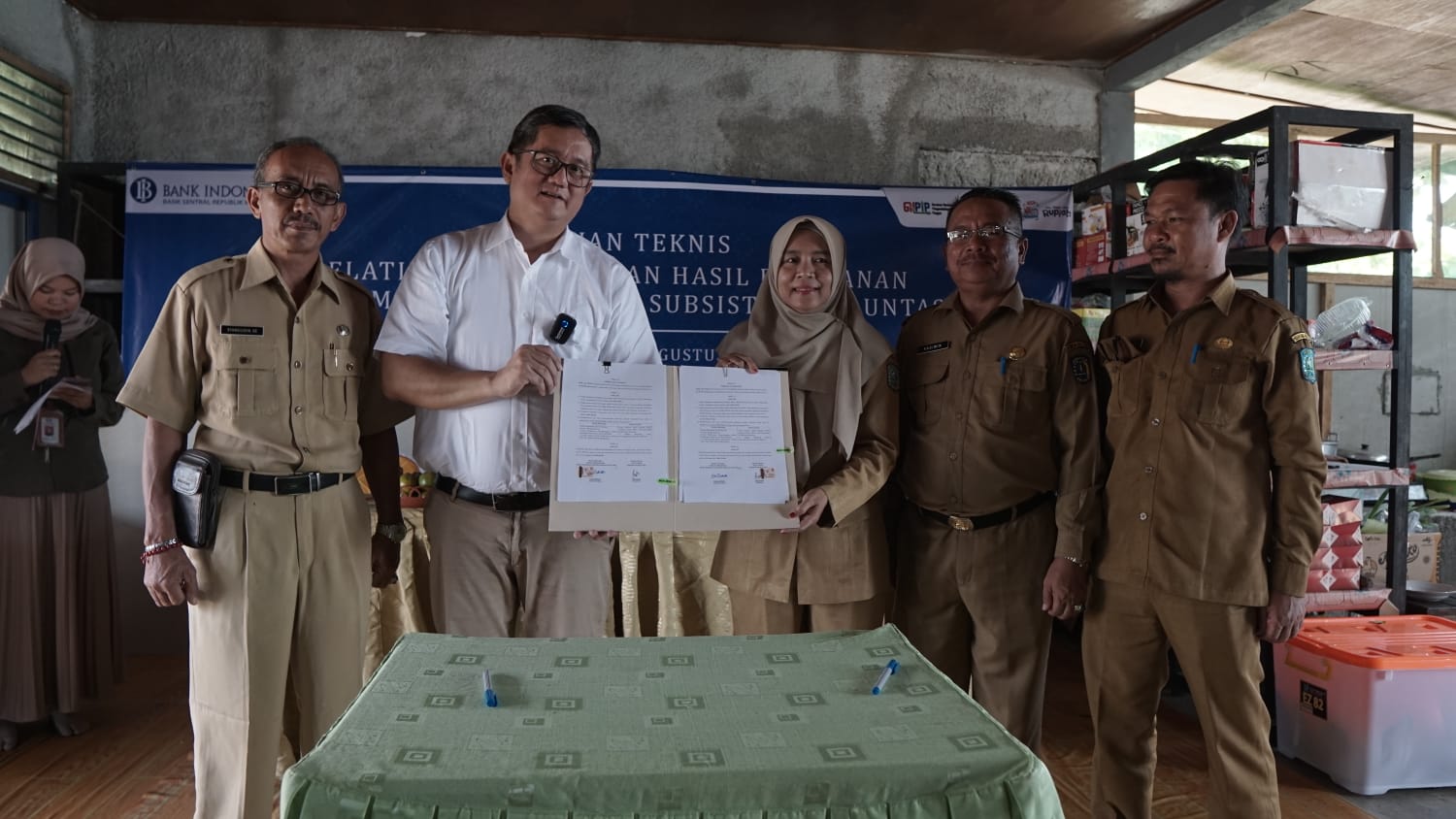 BI Babel Dukung UMKM Subsisten, Panen Bersama 19 Ton Cabai Merah di Belitung