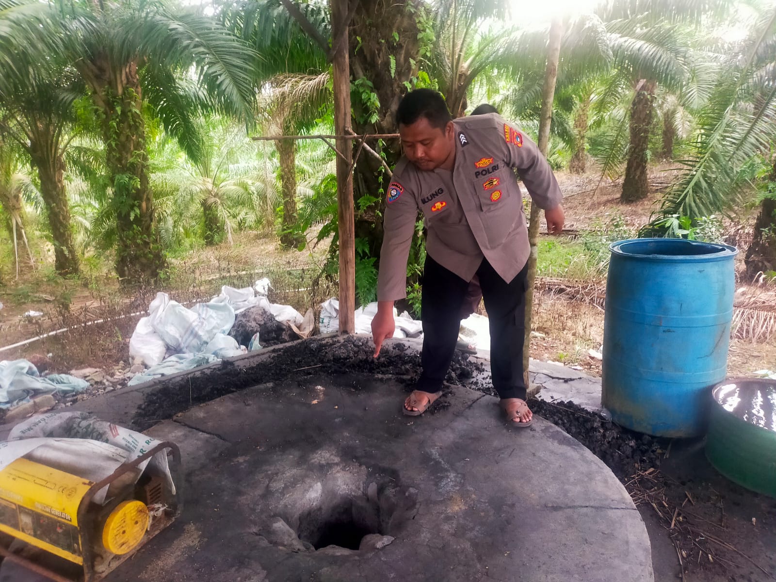 Polsek Airgegas Cek Info Tempat Peleburan Cetak Timah Balok di Tengah Kebun Sawit, Ini Hasilnya 