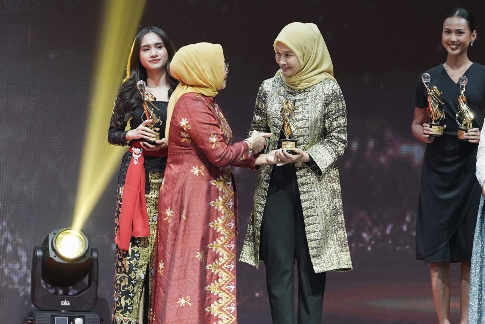 GM PLN Babel Raih Women's Inspiration Award 2025, Buktikan Kepemimpinan Perempuan Tangguh di PLN