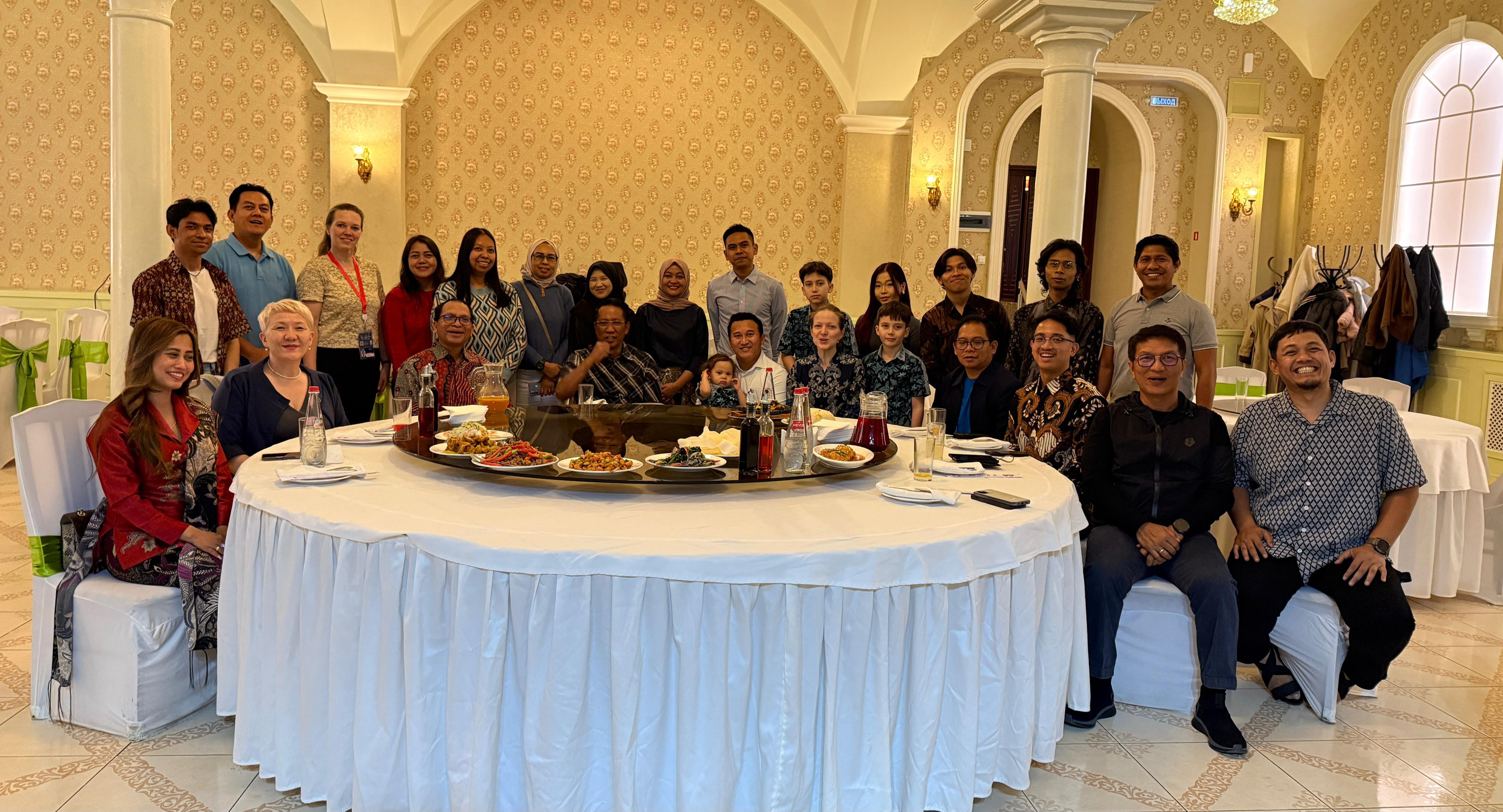 Dialog Menteri Hukum Dengan Diaspora Saint Petersburg: Belajar, Kembali dan Bangun Negeri