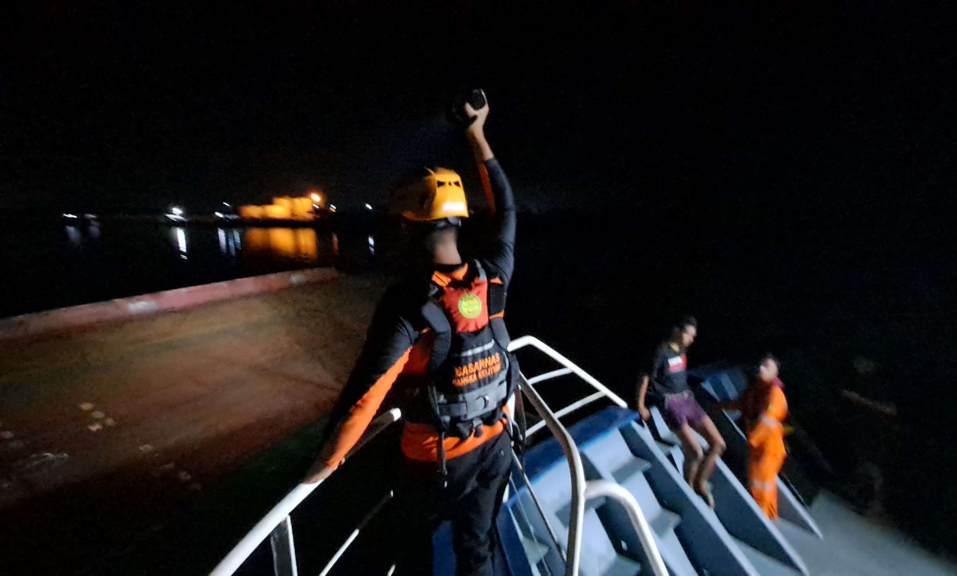 KM Lintas Armada Nusantara Terbalik di Alur Dalam Pelabuhan Pangkalbalam