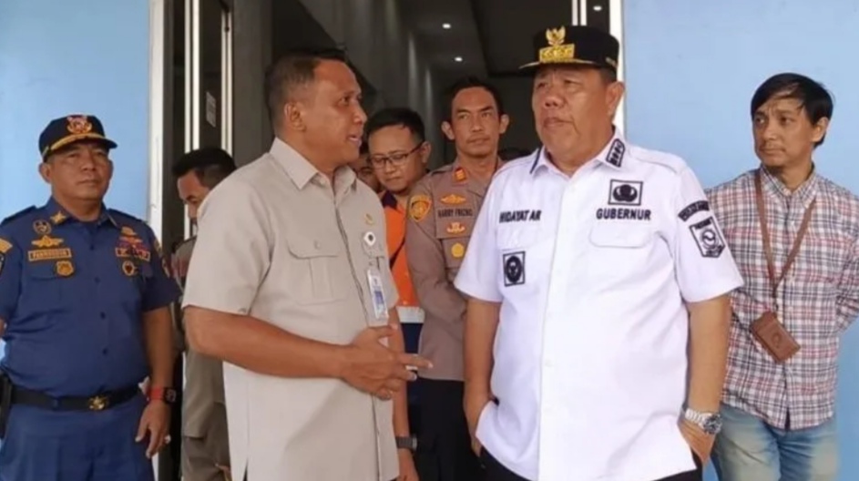Gubernur Alihkan Kapal Muatan Semen di Pangkalbalam ke Belinyu