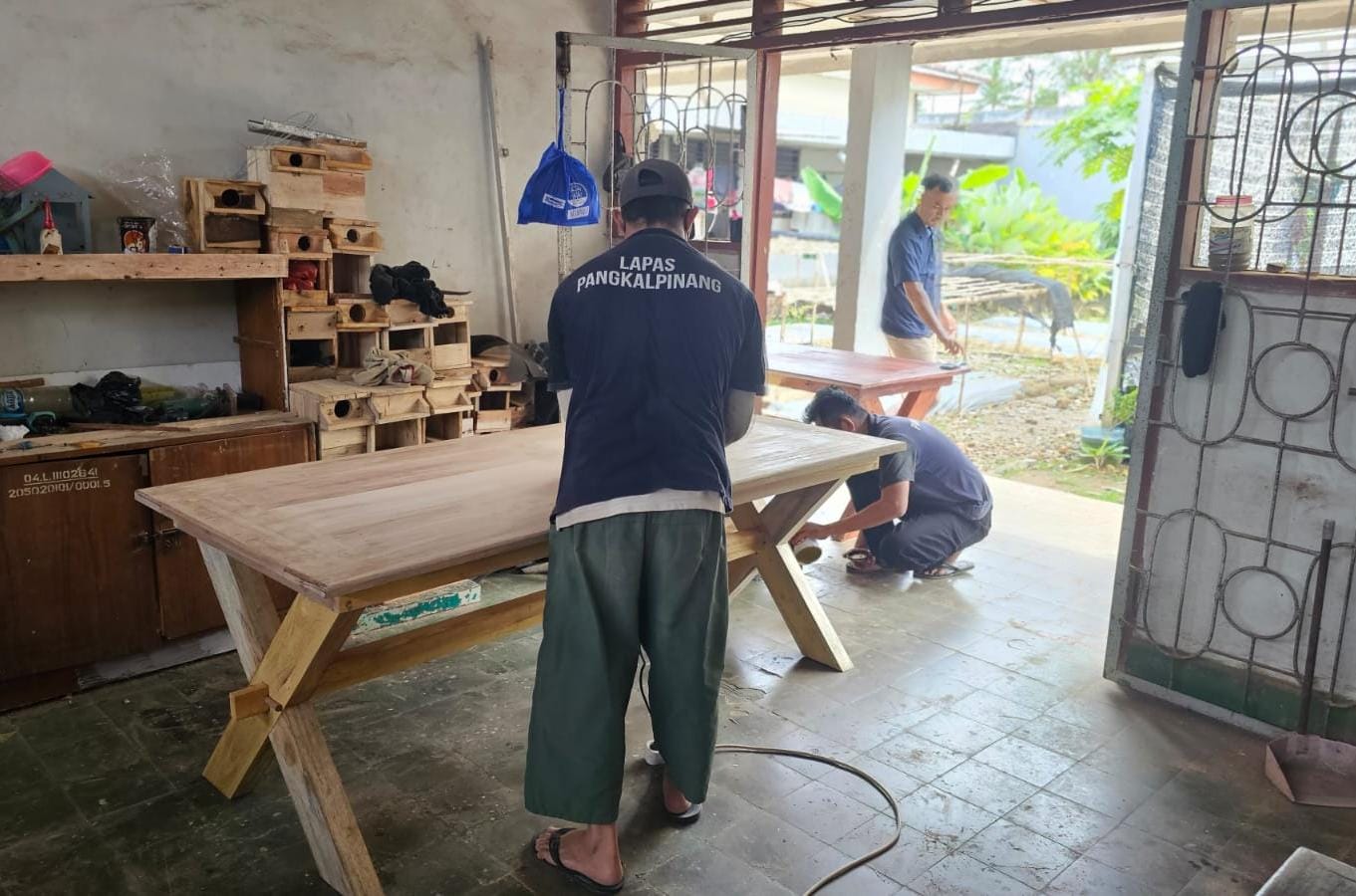 Yumin Kafe Kembali Pesan Meja Makan Karya Warga Binaan Lapas Pangkalpinang