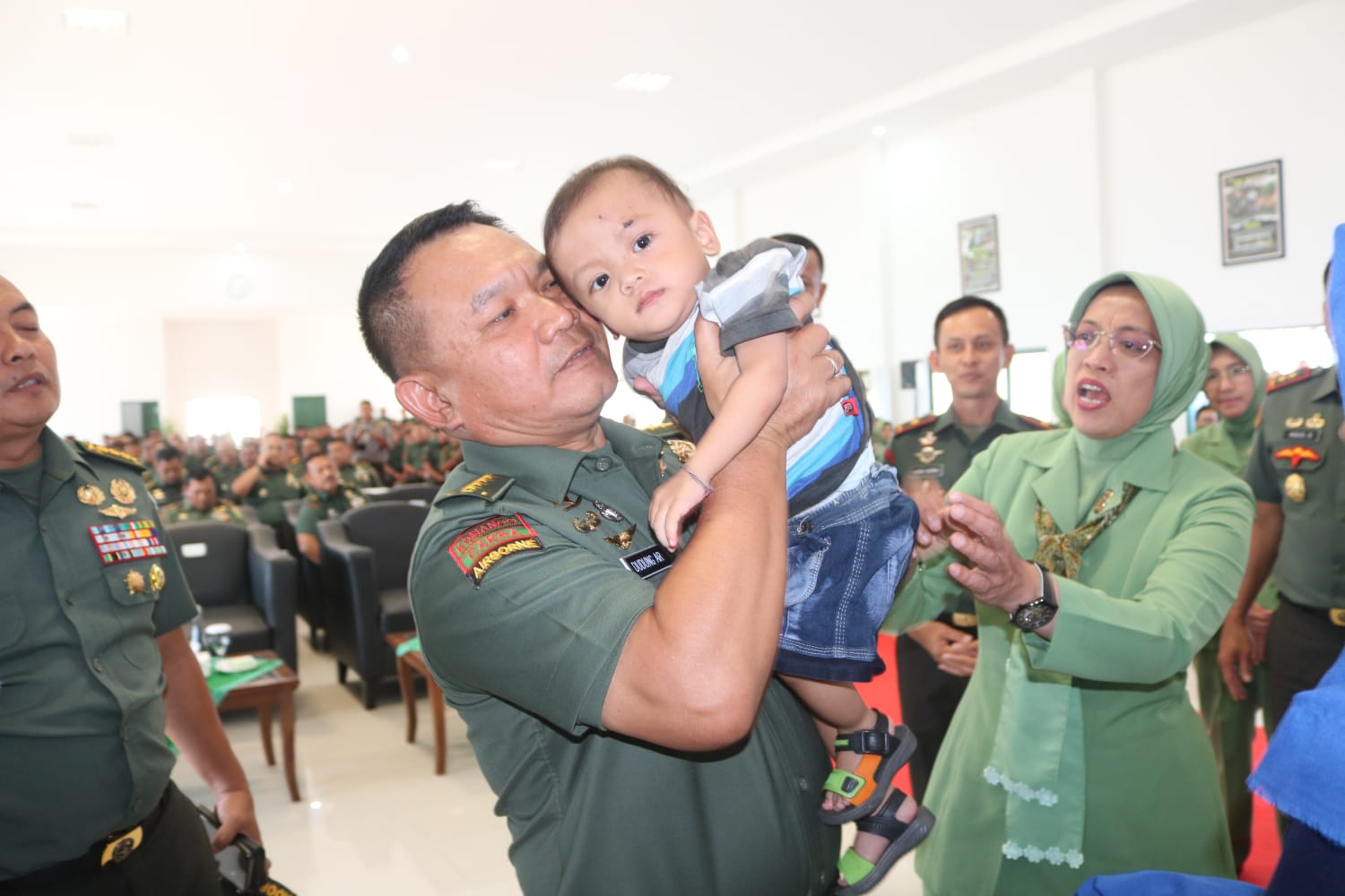 KASAD Berikan Bansos ke 7 Ponpes, 50 Paket Sembako Anak Yatim dan 112 Anak Stunting