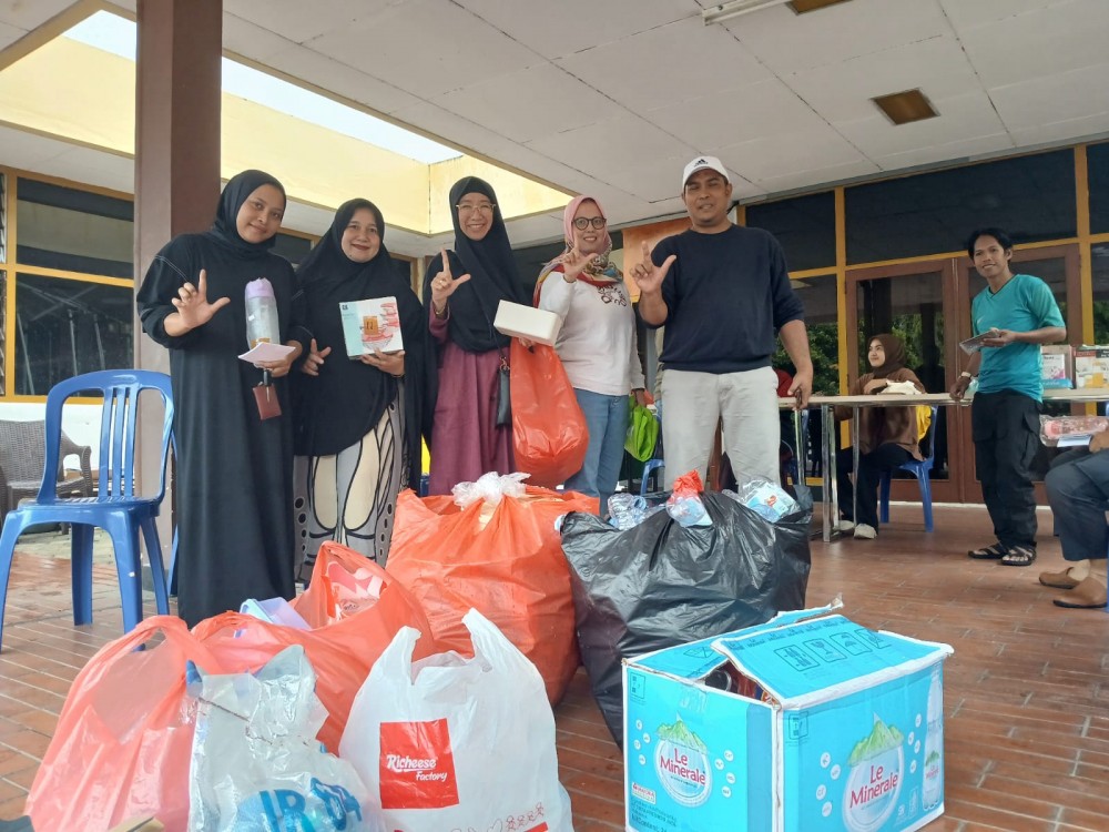 Karyawan PT Timah dan Warga Kelola Sampah dengan Bijak dan Bernilai Ekonomis 