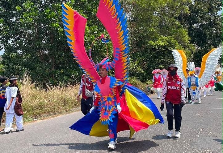 SMP 2 Sungaiselan Berhasil Pertahankan Juara Karnaval Tingkat Provinsi 