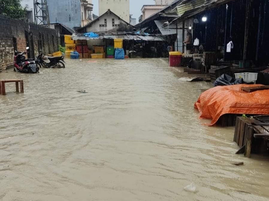 Pasar Parittiga Terendam, Tidak Ada Aktivitas Jual Beli 