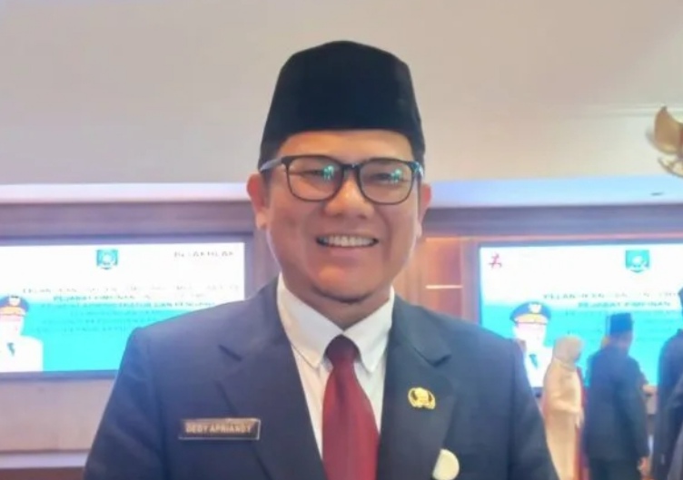 Deddy Apriandy Resmi Jabat Sekretaris DPRD Babel