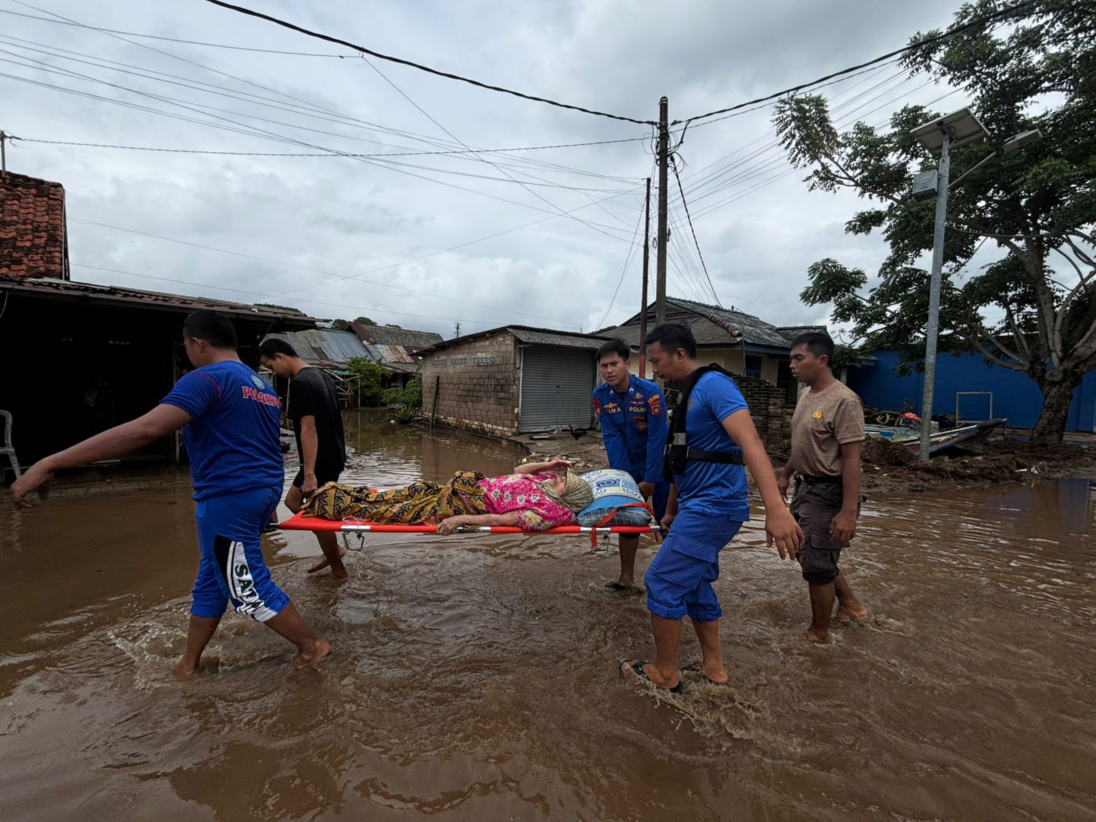 Banjir Rob di Mentok, Banyak Rumah Terendam Air
