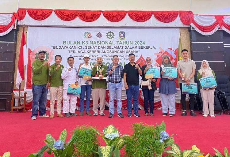 Karyawan PT Timah Raih Juara II Turnamen Bulutangkis Kabupaten Karimun dalam rangka Bulan K3 Nasional