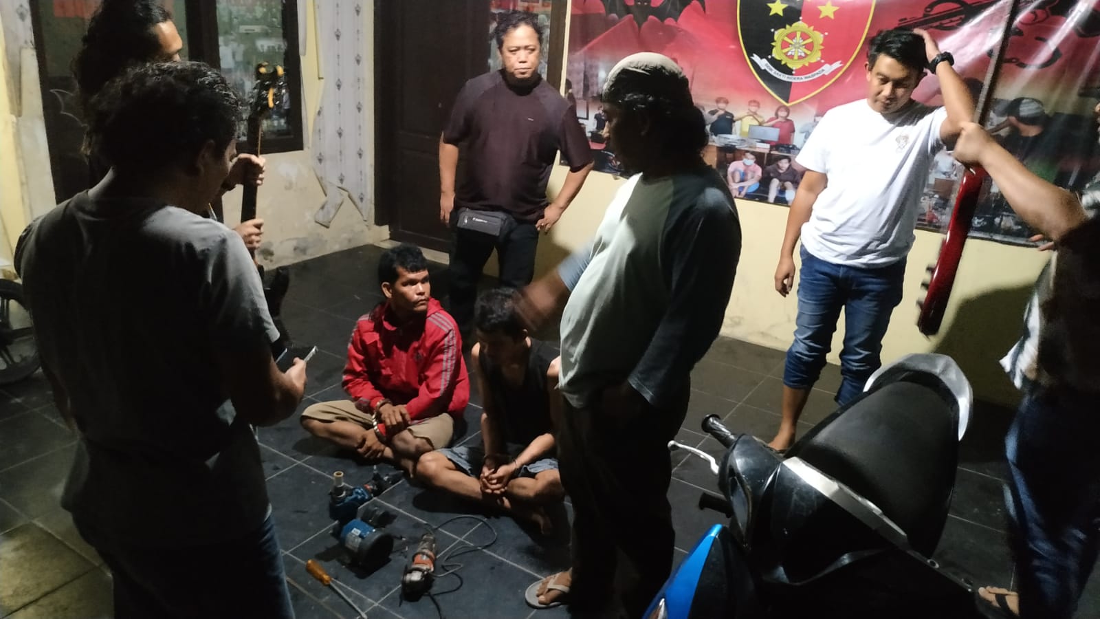 Tim Kelambit Tangkap Dua Pria yang Mencuri di Kampus Stisipol 