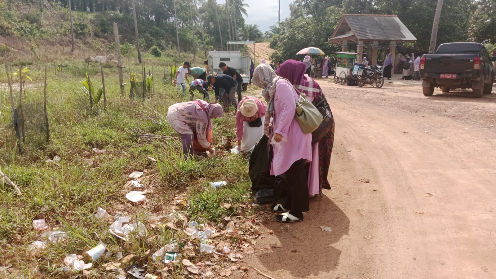 Salimah Pangkalpinang Bakti Bersih Pantai Permis