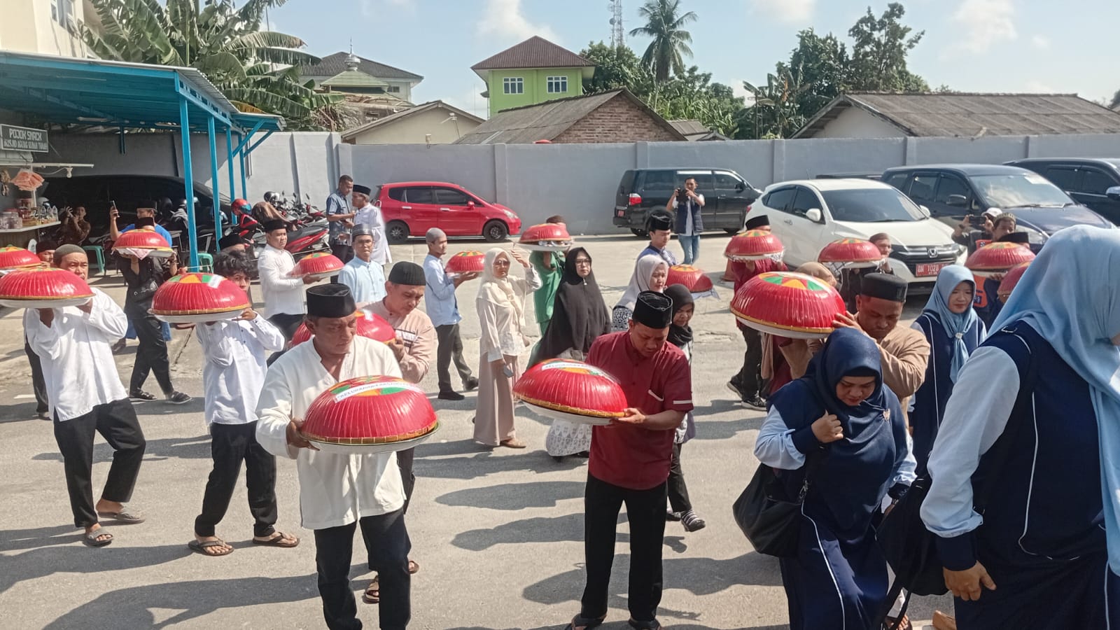 Nganggung 268 Dulang di Masjid Kubah Timah Spesial Hari Jadi Pangkalpinang ke-268