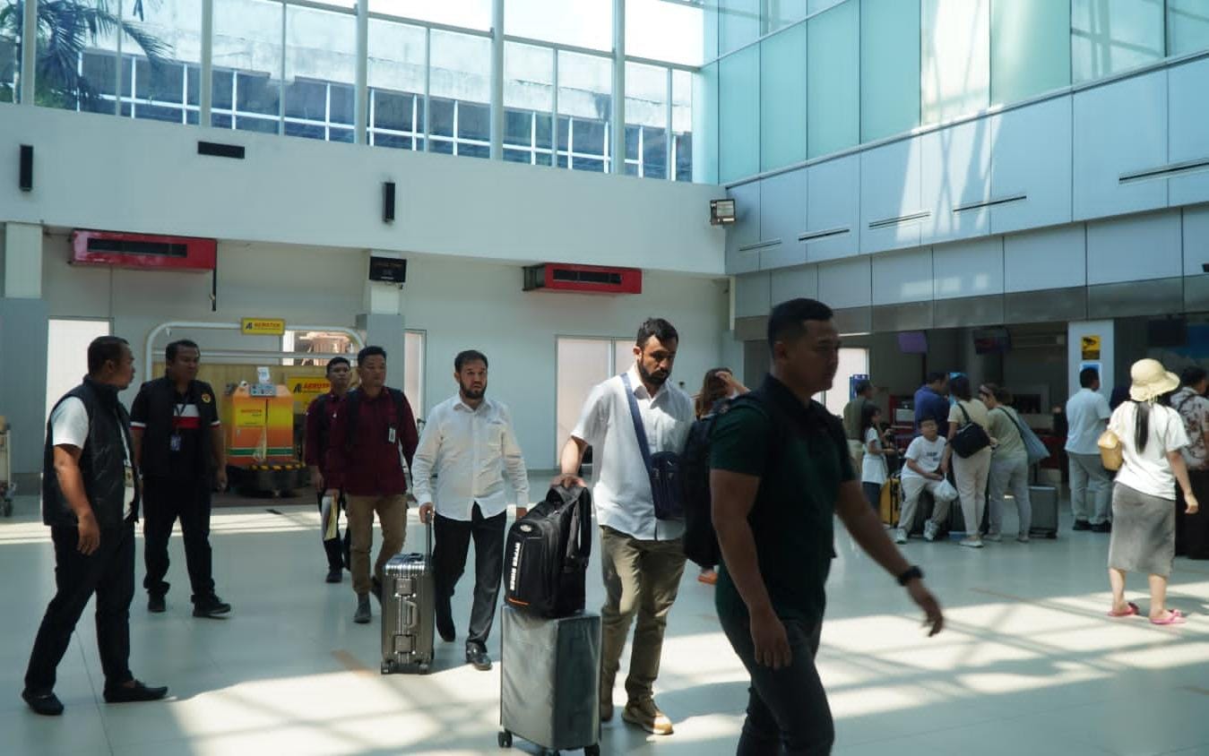 Imigrasi Pangkalpinang Deportasi Dua WNA Pakistan