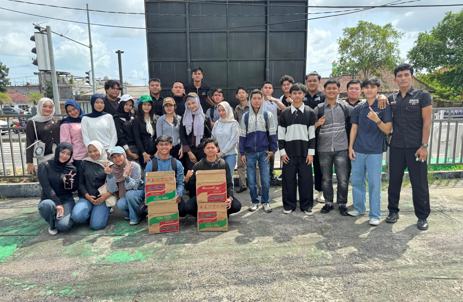 ​Mahasiswa Hukum UNIPER Gelar Aksi Berbagi, Wujud Nyata Kepedulian Masyarakat Pangkalpinang