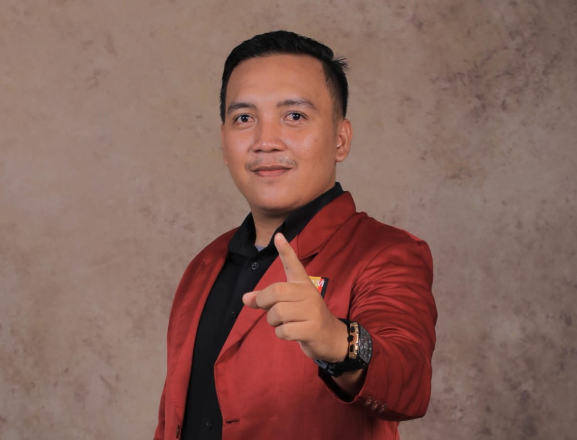 Menggugat Republik: Mana Yang Layak Sejahtera, Antara Guru-Guru Honorer atau Birokrat dan Oligarki?