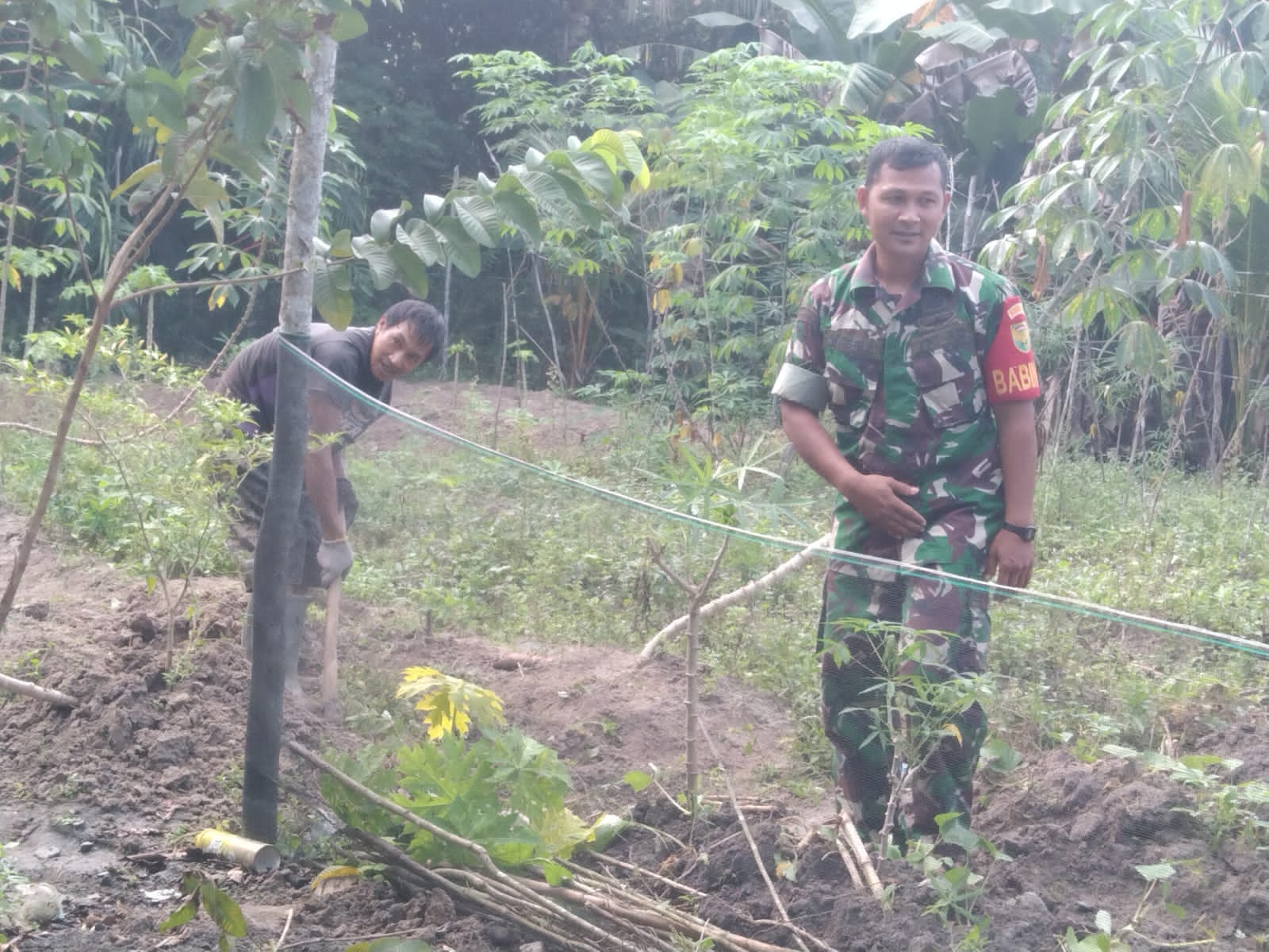 Beri Contoh Pemanfaatan Lahan Tidur, Koramil 432-03/Lepar Tanam Cabai 