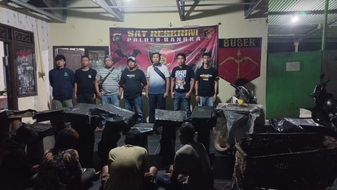 Curi Madu Kelulut, Empat Pria Ditangkap Tim Kelambit 