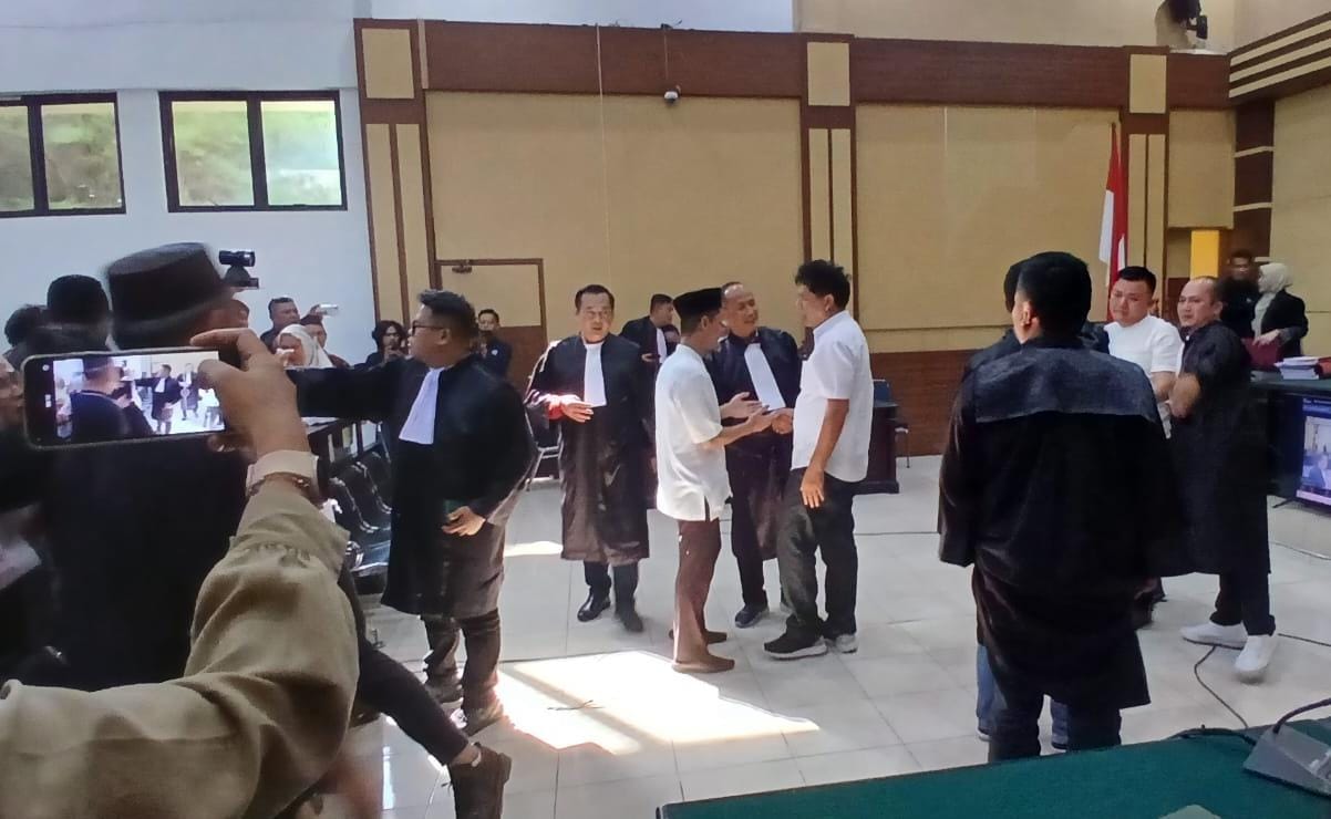 Para Penasehat Hukum Tanam Pisang Tumbuh Sawit Belum Terima Putusan Resmi