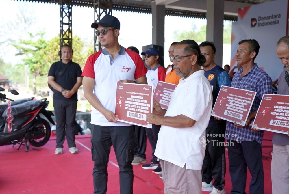 Dukung Sektor Pertanian di Belitung Timur, PT Timah Serahkan Bantuan untuk Kelompok Tani Bina Tani 