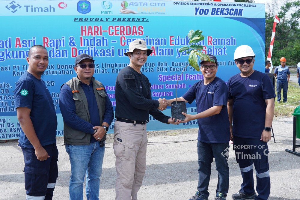Kolaborasi dalam Melakukan Penghijauan, PT Timah Serahkan Bantuan Bibit untuk Rumah Kompos KSM Resam