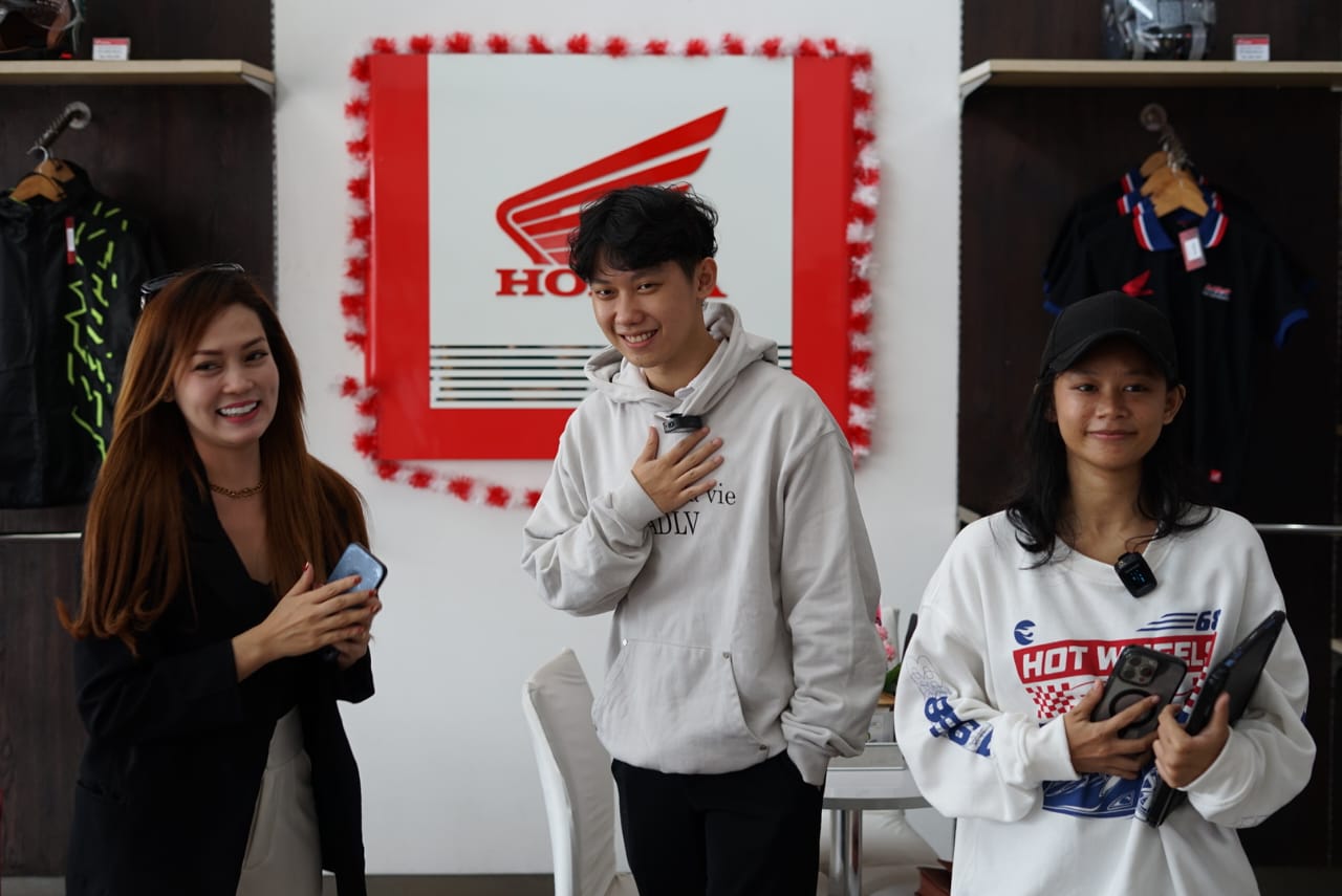 Keren!!! Willie Salim Beli Motor Honda Beat Untuk Followers di Honda Babel