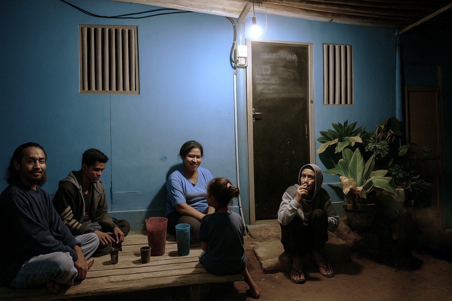 PLN Hadirkan Keadilan Energi Lewat Program Tirai Kasi di Kecamatan Ndona Timur, NTT