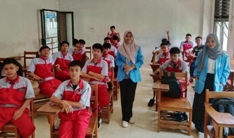 Kunjungi SMK 1 Simpang Katis, Mahasiswa UBB Cari Tahu Pengaruh Eskul Terhadap Pengembangan Diri Siswa