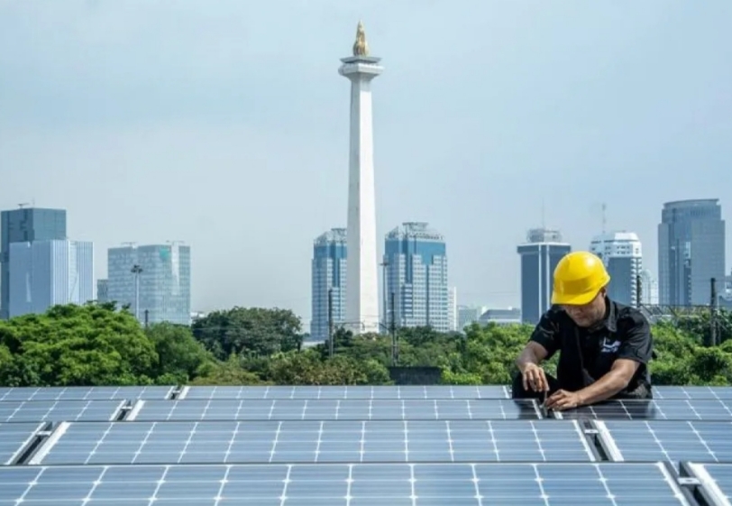 Pemerintah Siapkan Tahap Awal PLTS 100 GW Sebesar 17 GW 