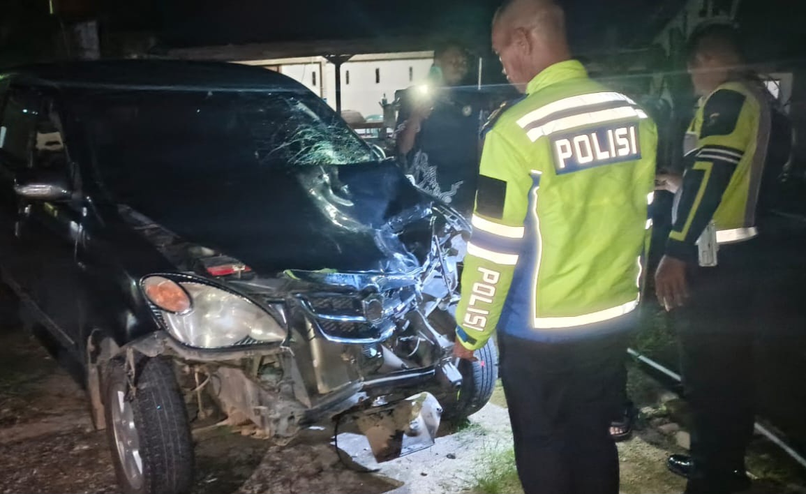 Avanza Kehilangan Kendali di Tempilang, Tabrak Motor, 1 Tewas 1 Sekarat