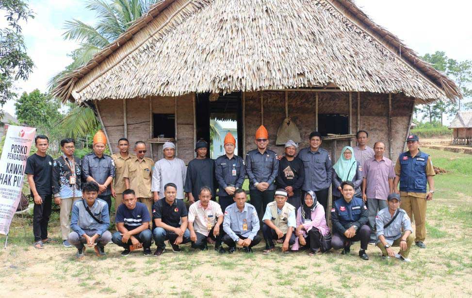 Bawaslu Babel Sambang Warga Adat Suku Mapur