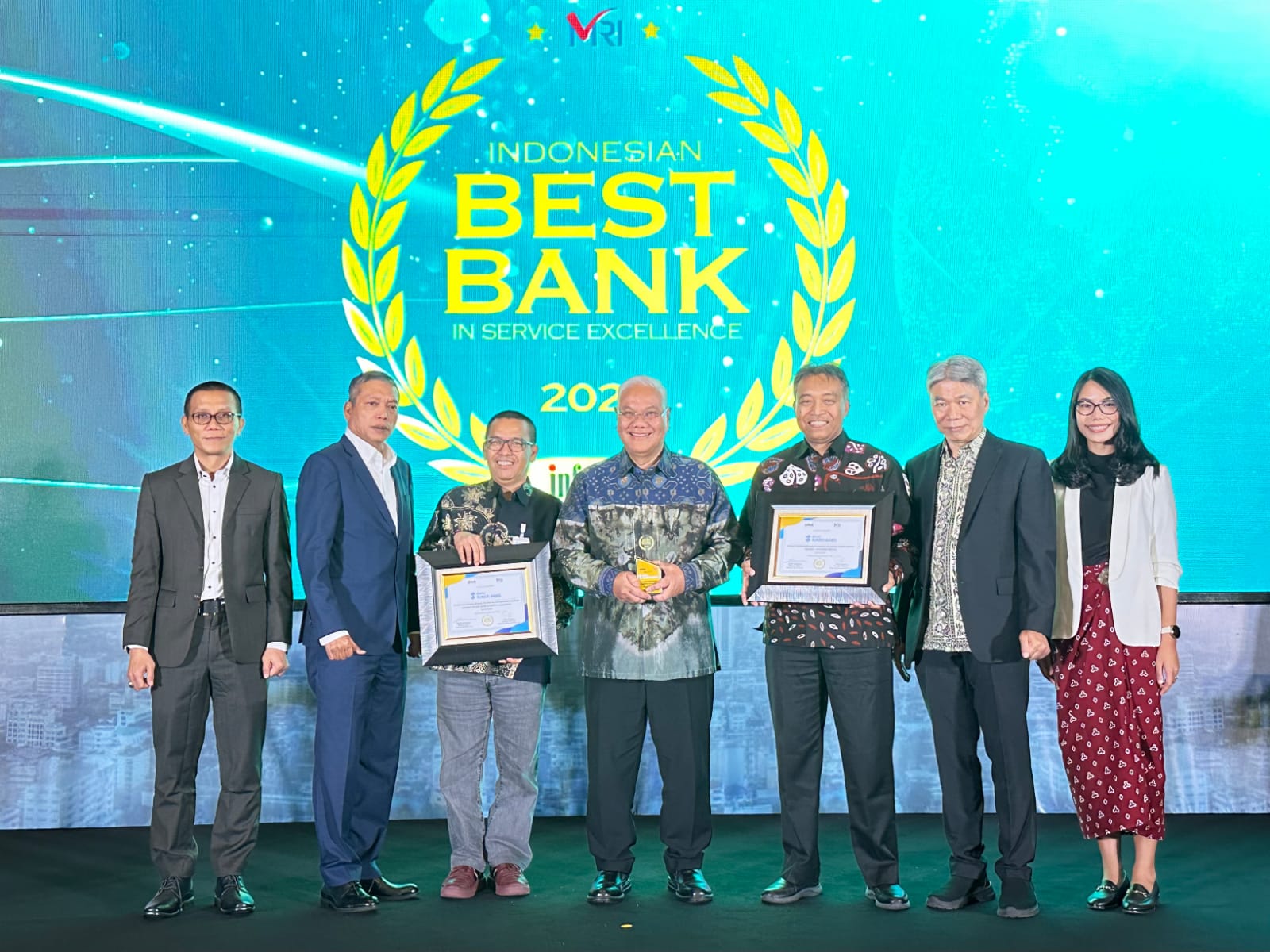 Bank Sumsel Babel Raih Penghargaan Bidang Layanan Selama 10 Tahun Berturut-turut dari Infobank