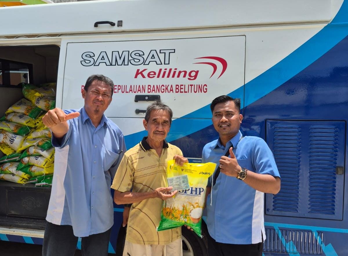 HUT Provinsi Bakuda Bangka Barat Bagi-Bagi Beras Kepada Wajib Pajak yang Patuh