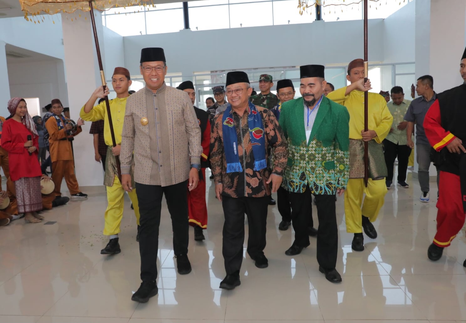 Mendikdasmen Abdul Mu'ti Tiba di Pangkalpinang, Hadiri Milad Muhammadiyah dan Sosialisasikan Senam