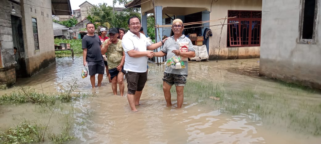 Cepat Tanggap, Caleg Demokrat Terpilih Turun Bantu Warga Terdampak Banjir 