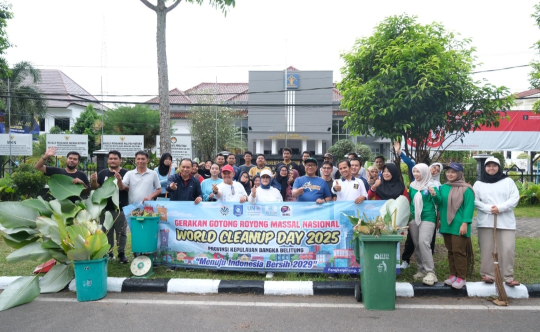 Kanwil Kemenkum Babel Gelar Gotong Royong Peringati World Cleanup Day