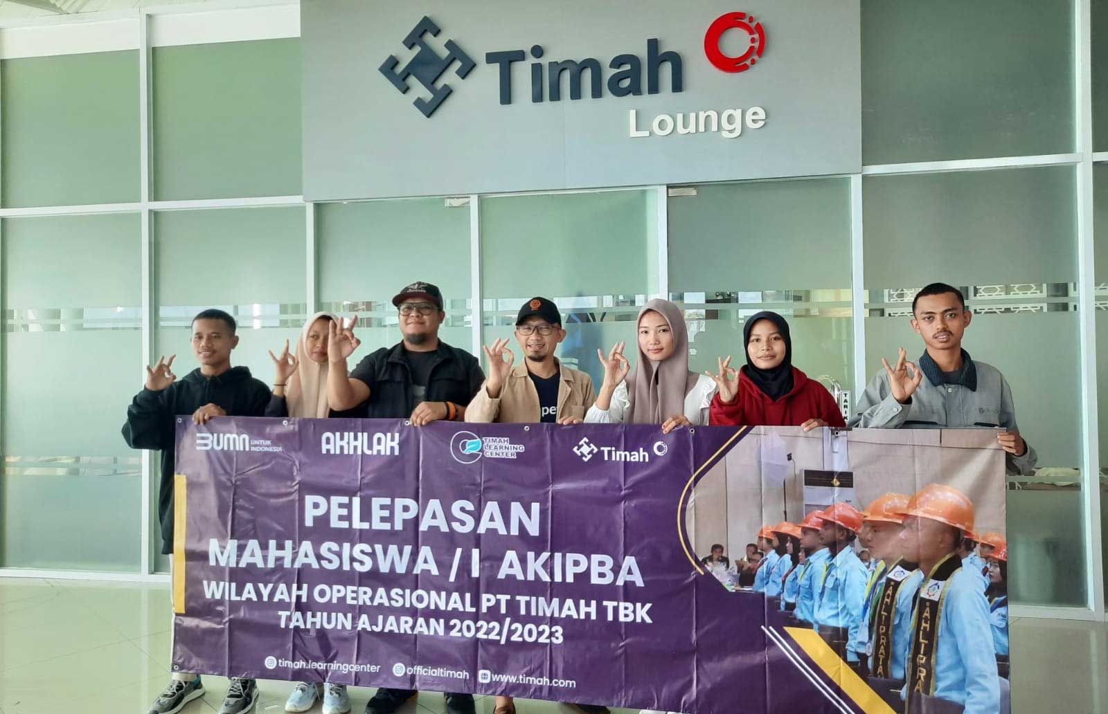 PT Timah Tbk Berikan Beasiswa Bagi Lima Pelajar Bangka Belitung