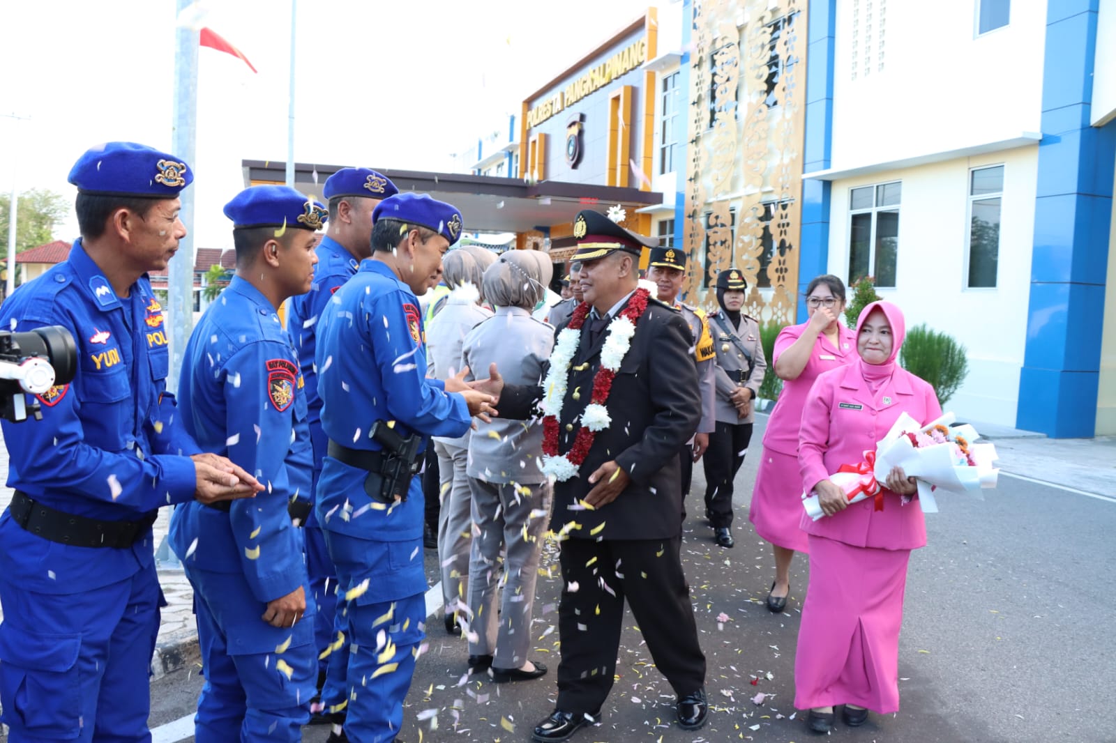 Polresta Pangkalpinang Gelar Tradisi Lepas Personel Purna Tugas