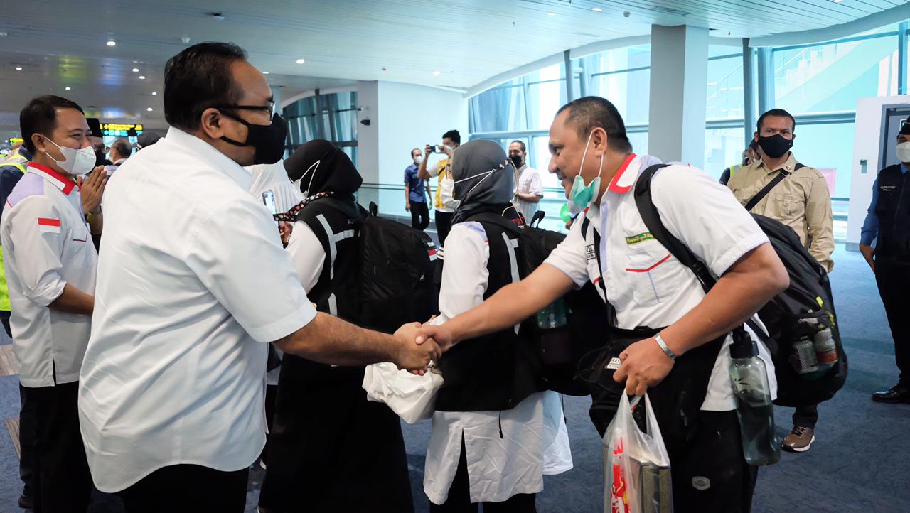 Sambut Petugas, Menag Sampaikan Apresiasi atas Dedikasi Melayani Jemaah Haji