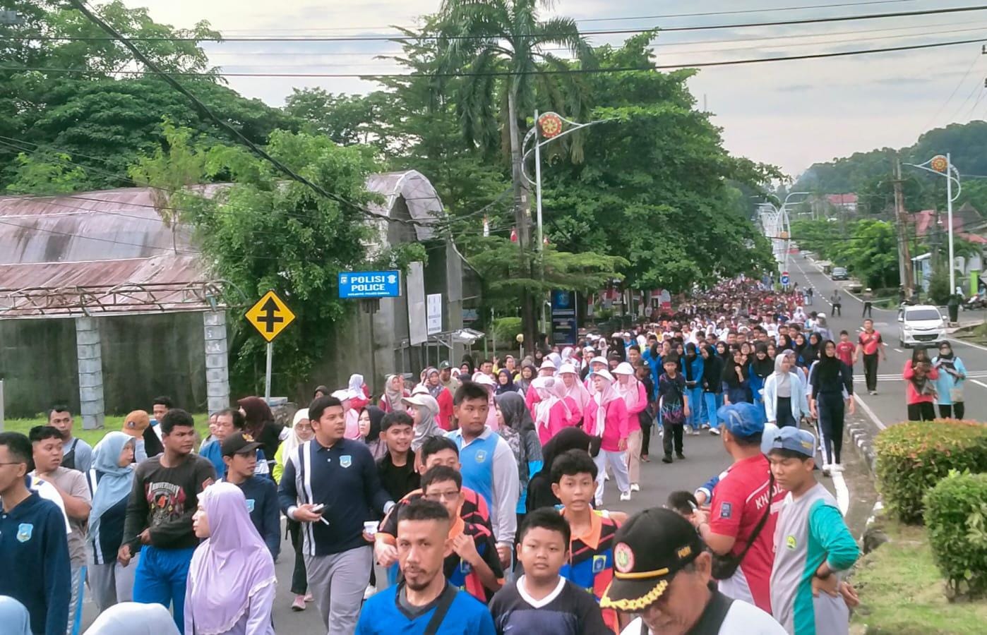 HUT Korpri ke-54 & PGRI ke-80 di Bangka Meriah dengan Jalan Sehat Ribuan Peserta