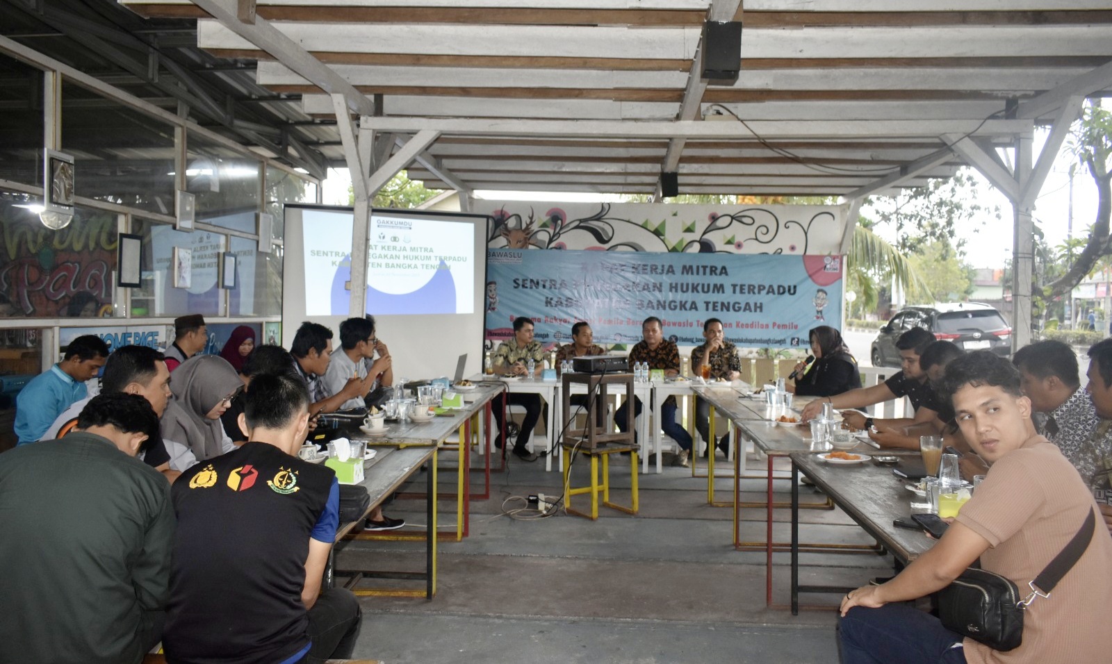 Rapat Gakkumdu Bawaslu Bateng, Mitra Usulkan Buku Saku Peraturan Pemilu