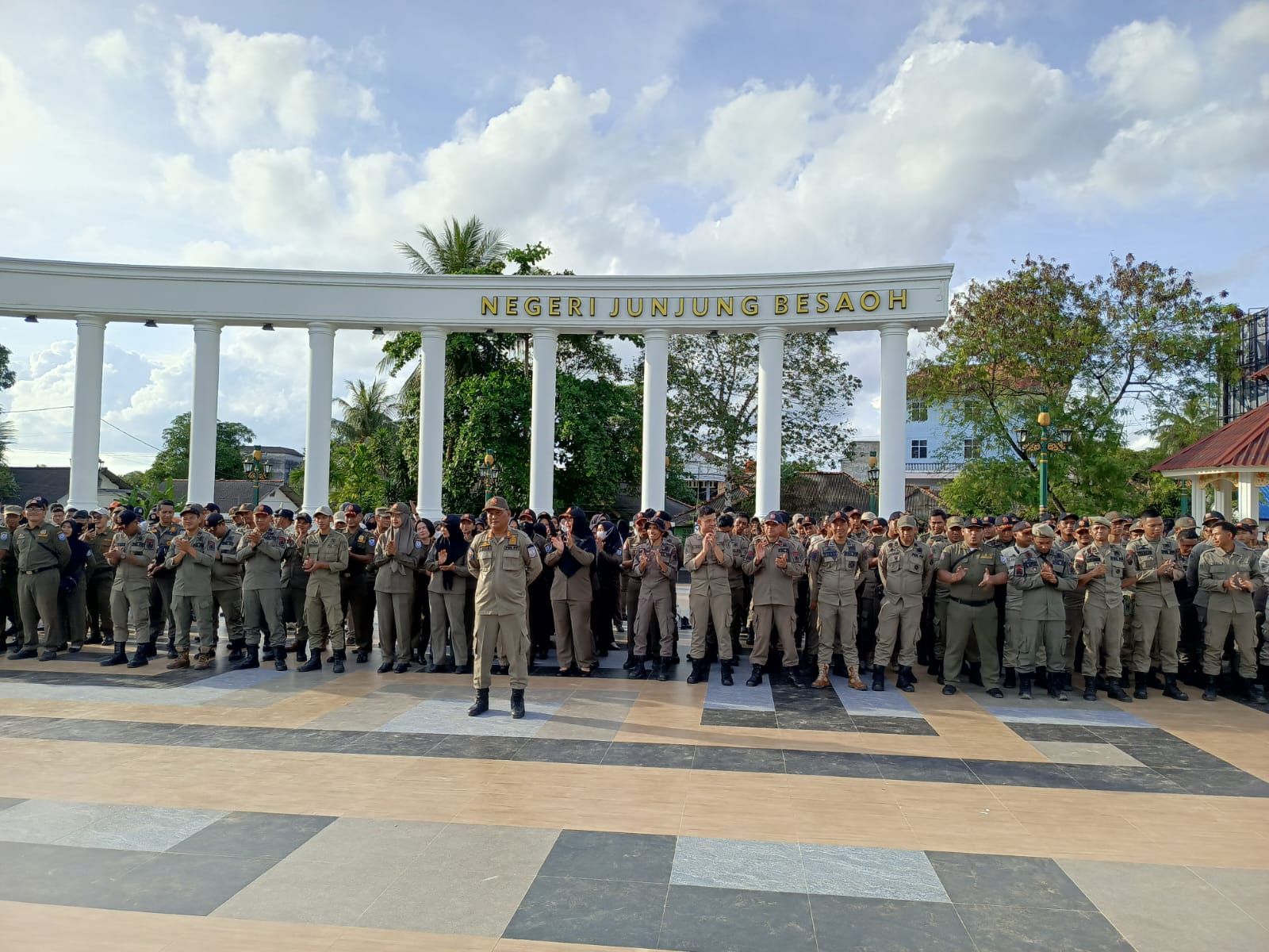 Satpol PP Basel Gelar Apel Besar Di Alun Alun Kota Toboali