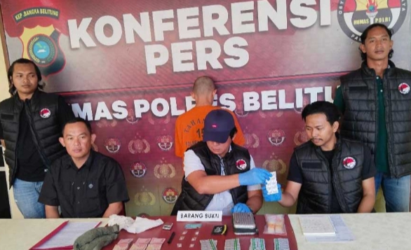 Polisi Gerebek Gudang Narkotika di Belitung, Amankan Barang Bukti Sabu dan Obat Terlarang