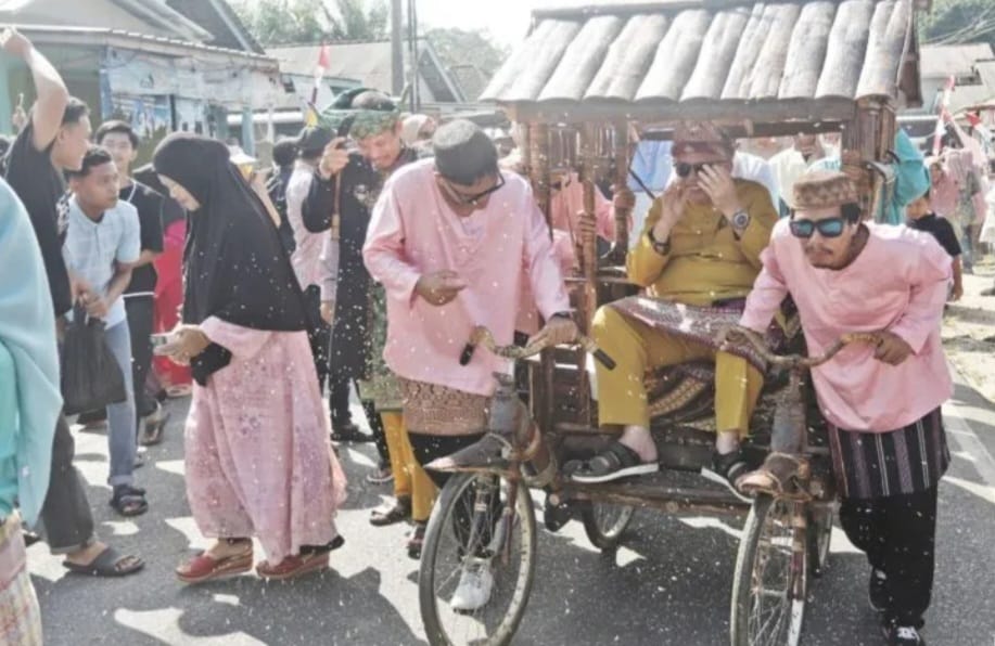 Pemkab Babar Komitmen Lestarikan Tradisi Kampung